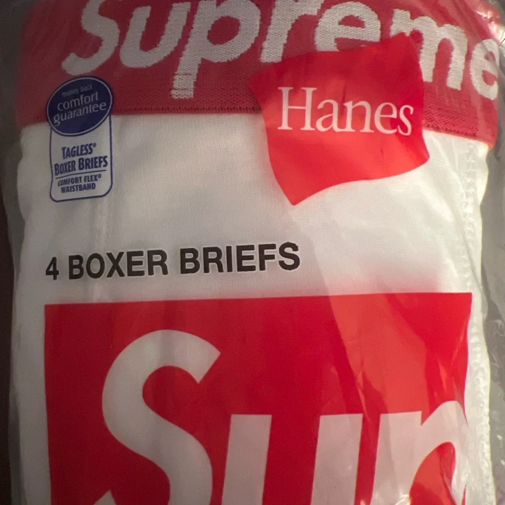 Supreme x Hanes boxer 4 pack